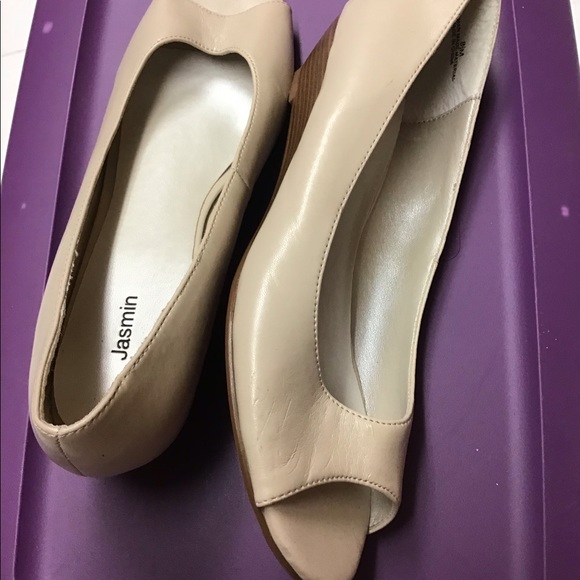 JASMIN wedge heel open toe shoe sz 8 1/2M  beige - Picture 5 of 7